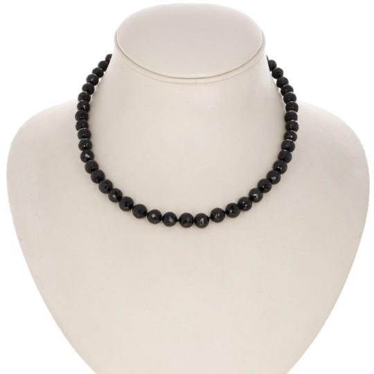 Black Spinello neck necklace