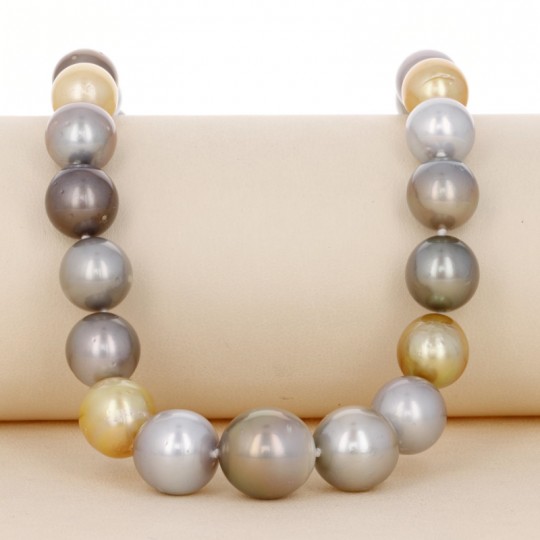 Halskette australischer Perlen und Tahiti