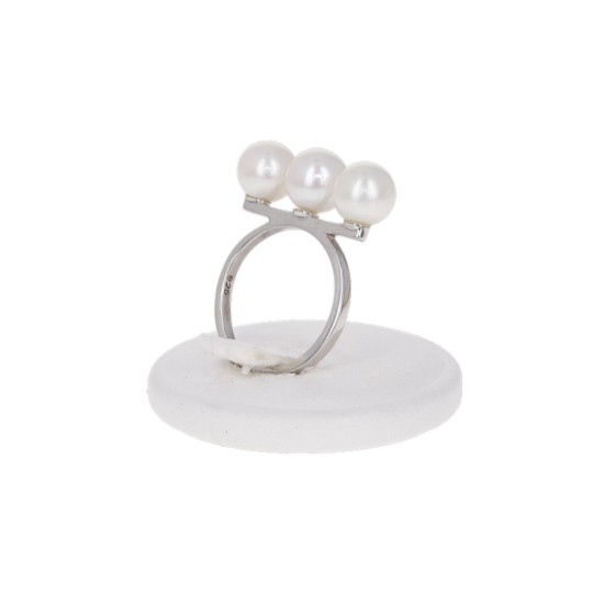 Bar Ring with Three Pearls