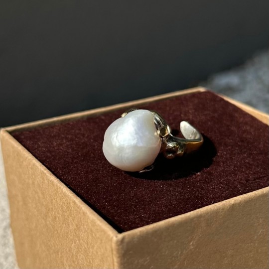 Adjustable Ring in Bronze with Baroque Pearl