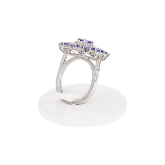 Ring with Tanzanite and White Diamonds