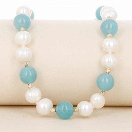 Necklace with Amazon and Pearls