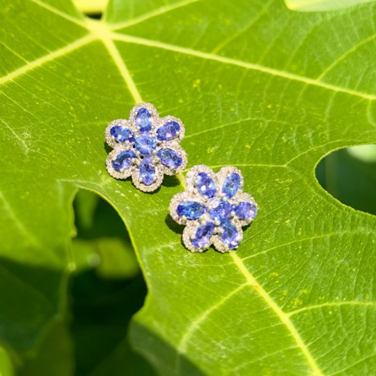 Blumenohrringe mit Tansanit und Diamanten