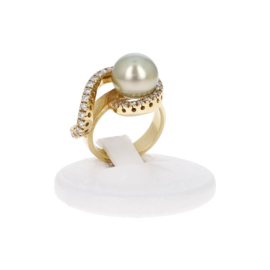 Ring with Tahiti and Brilliant Pearl