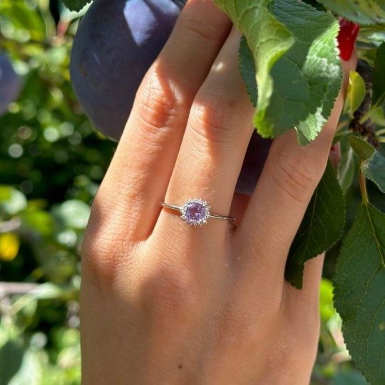 Ring mit Amethyst- und Topas-Einfassung