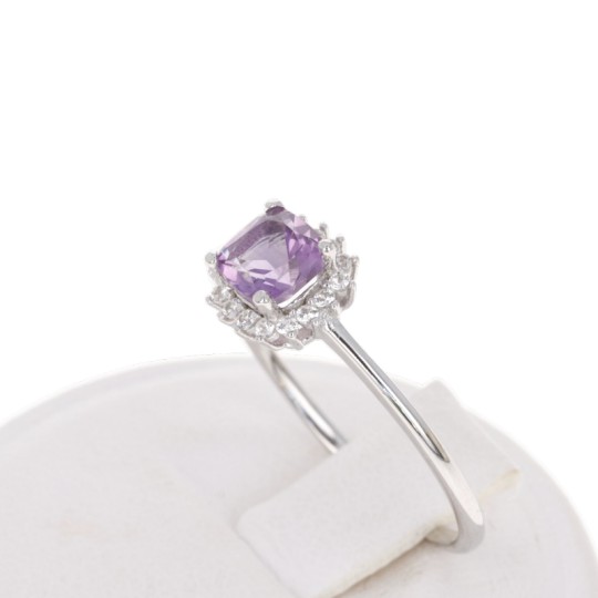 Ring mit Amethyst- und Topas-Einfassung