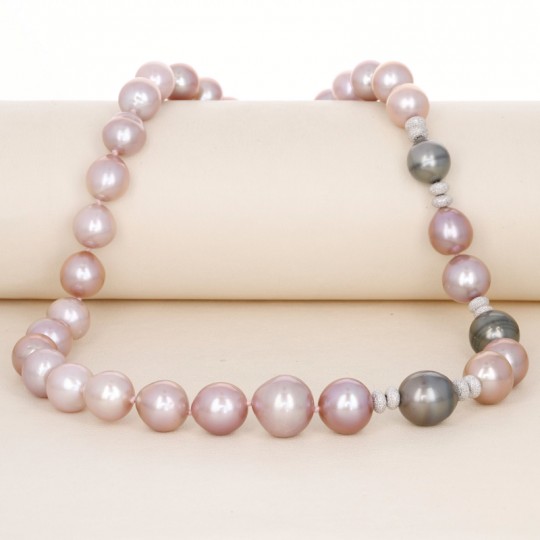 Collar y pendientes de perlas barrocas