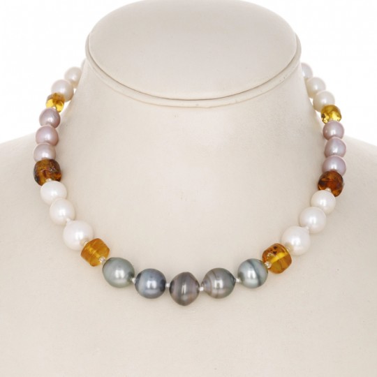 Necklace Sea Pearls, Freshwater and Amber