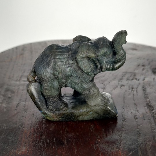 Escultura elefante en Labradorite