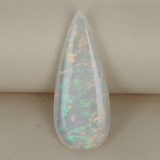 Äthiopischer Opal-Cabochon, länglicher Tropfen