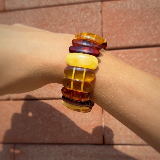 Bracelet on Natural Amber Elastic