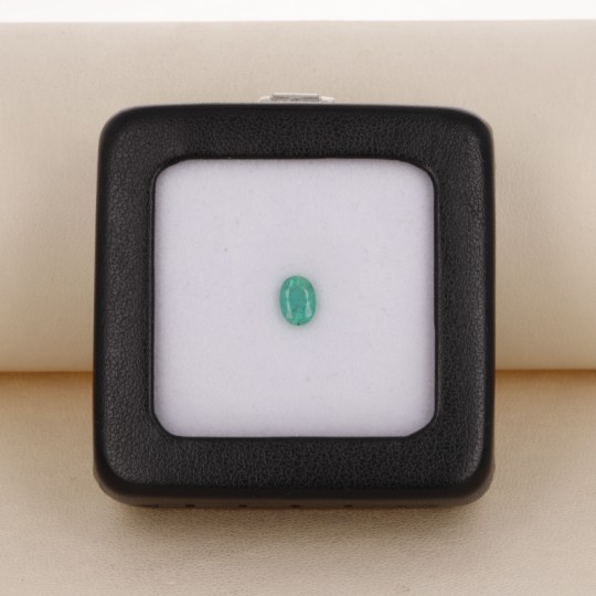 Natural emerald Oval Faccettata