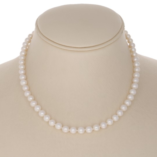 Semiround Pearl Necklace Slightly Scale