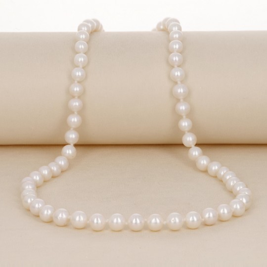 Semiround Pearl Necklace Slightly Scale