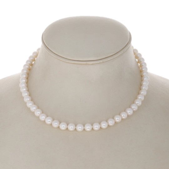 Round neck necklace with Semiround pearls