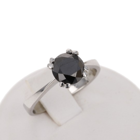 Gold Ring with Diamond Black