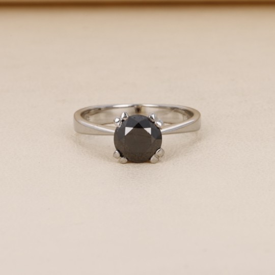 Gold Ring with Diamond Black