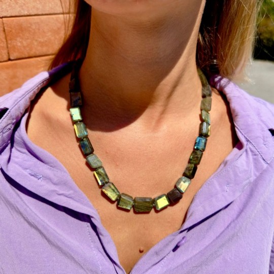 Labradorite Necklace in Parallelepipedo