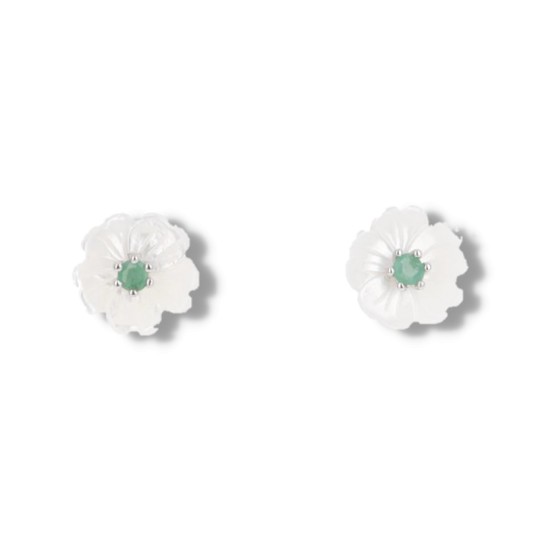 Ohrringe mit weißer Perlmuttblume und Smaragd