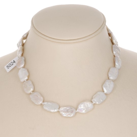 Barocke Perlenkette mit rechteckigem Kern