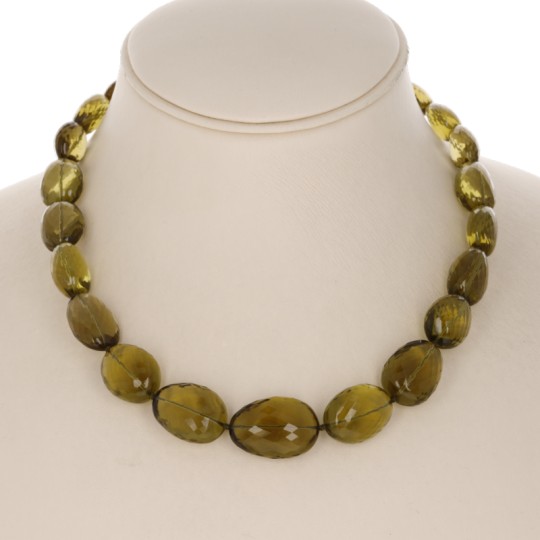 Olive Quartz Necklace in Sasso Chess Cut