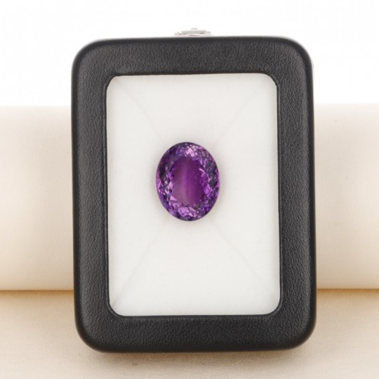 Facettierter ovaler natürlicher Amethyst