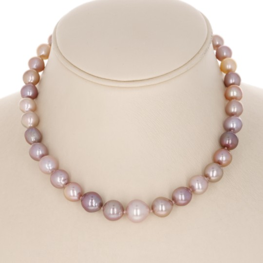 Multisfumature Pink Shell Bead Necklace