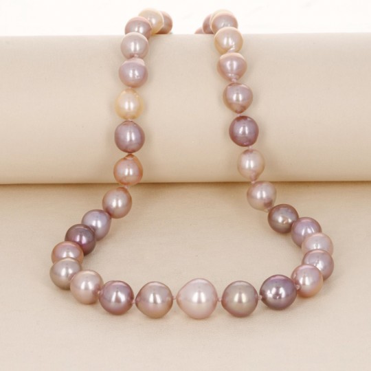 Multisfumature Pink Shell Bead Necklace