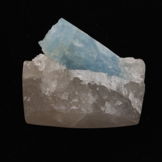 Aquamarine crystal on Quarzo Semigrezzo