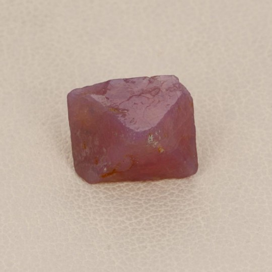 Red Spinello Stone Ottaedro