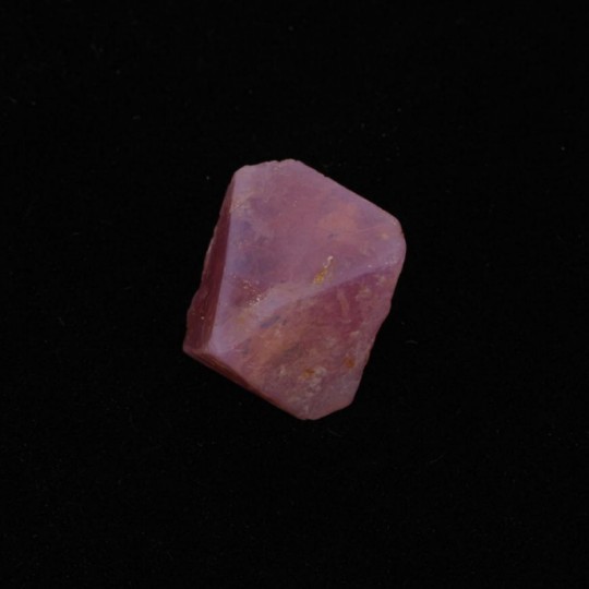 Red Spinello Stone Ottaedro