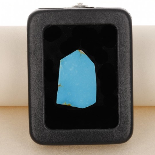 Stone Semi-grained Turquoise with Poca Matrice