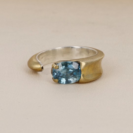 Anello Aperto con Zircone Blu Ovale