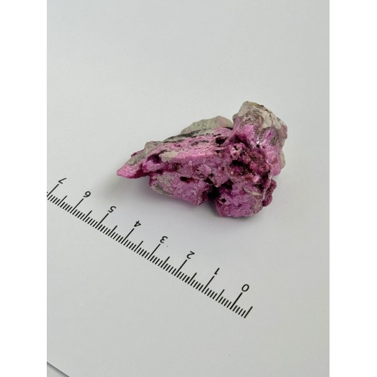 Piedra de cobaltocalcita natural en bruto