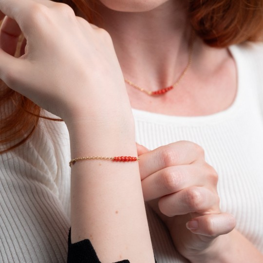 Rotes Korallencollier und Armband, helles Modell