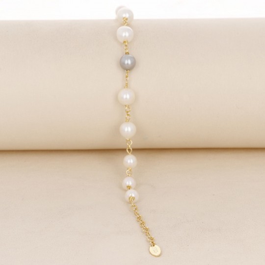 Bracelet with 10 Akoya Beads White and 1 Silver Pearl