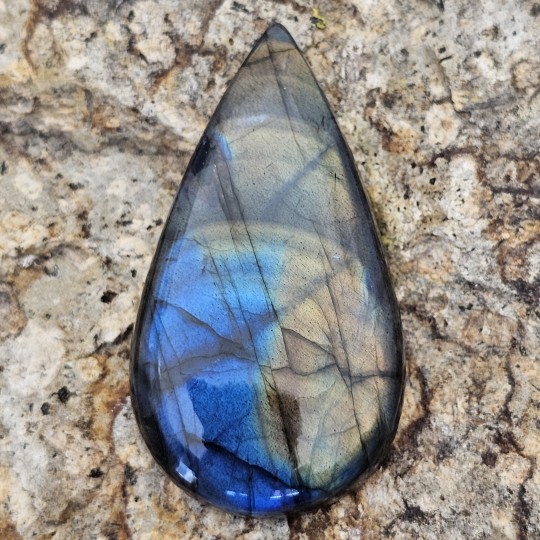 Piedra de Labradorite Cabochon en Goccia