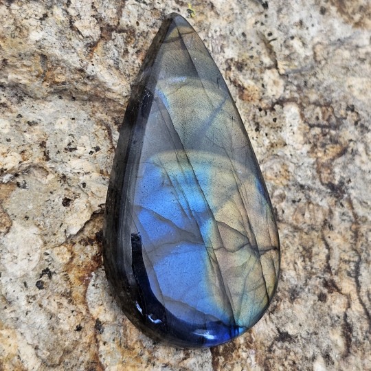 Pietra di Labradorite Cabochon a Goccia