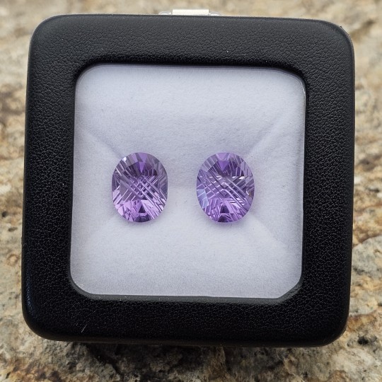 Pair of Amethyst Glicine Oval with Engraved Pavilion