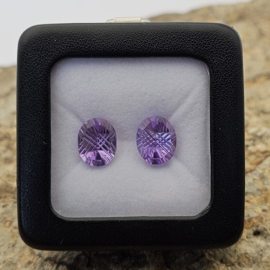 Pair of Amethyst Glicine Oval with Engraved Pavilion