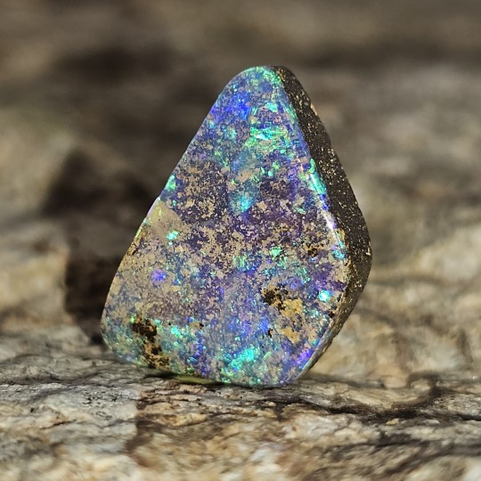 Opal Stein Boulder Australian Schneiden Fantasia