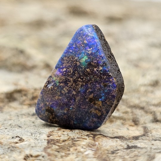 Opal Stein Boulder Australian Schneiden Fantasia