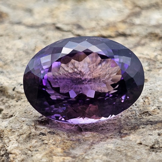 Stein von Amethyst Oval Cut