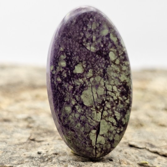 Stone of Purpurite in Serpentino