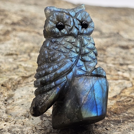 Gufo sculpture in Labradorite