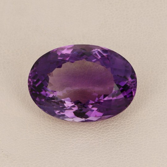 Stein Amethyst Oval gesichtet