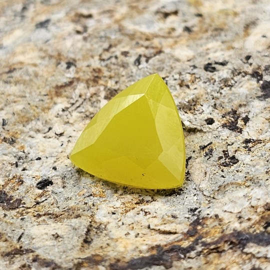 Stone of Smithsonite Yellow Trilliant