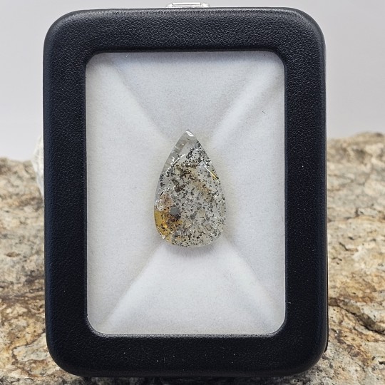 Cuarzo de piedra con Pirite Cabochon en Goccia