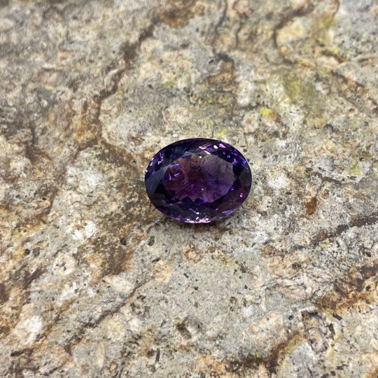 Stone Amethyst Oval Ct. 18,141