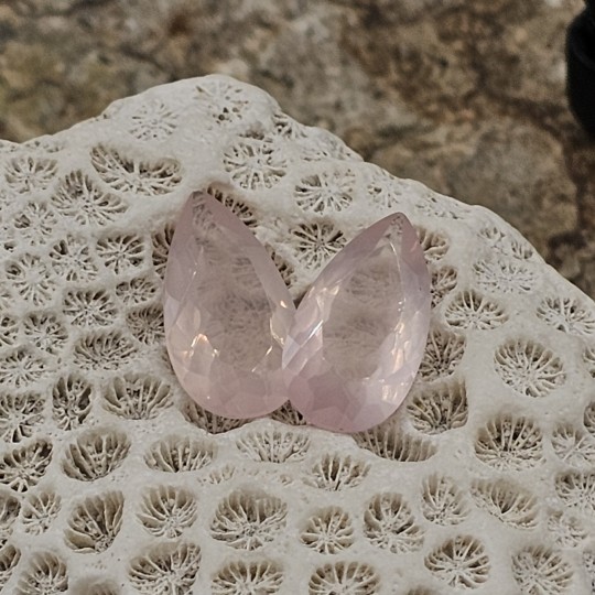 Pareja de piedras de cuarzo rosa sinterfaced